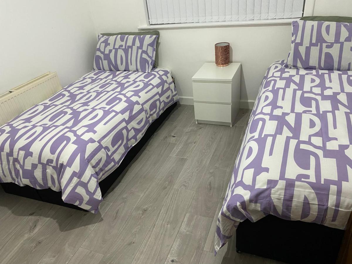 Calm House Twin Beds Homestay Coventry