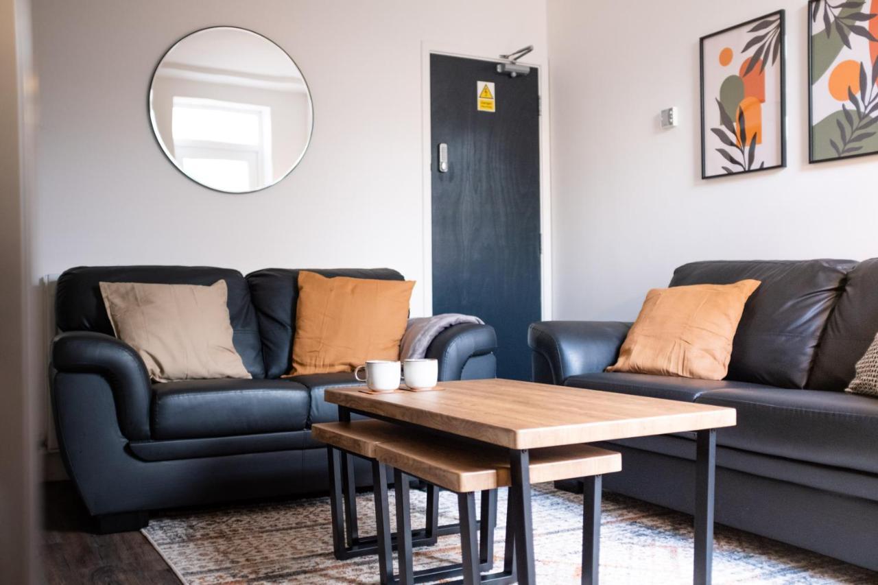 Apartment 4bed 4bath, Free Parking, Work Space, Centre Coventry
