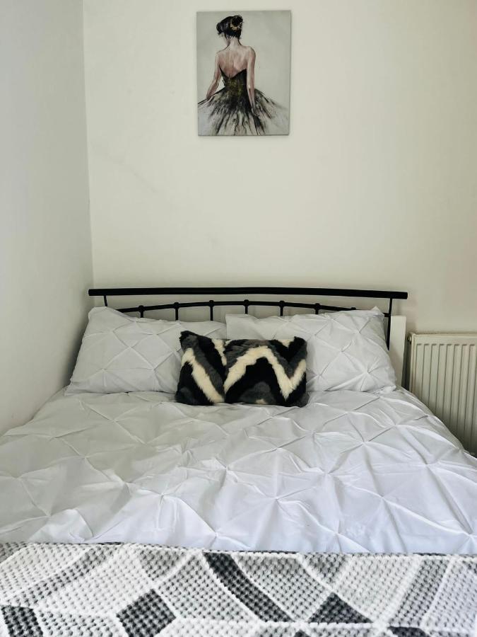 Homestay City House - 2 Coventry