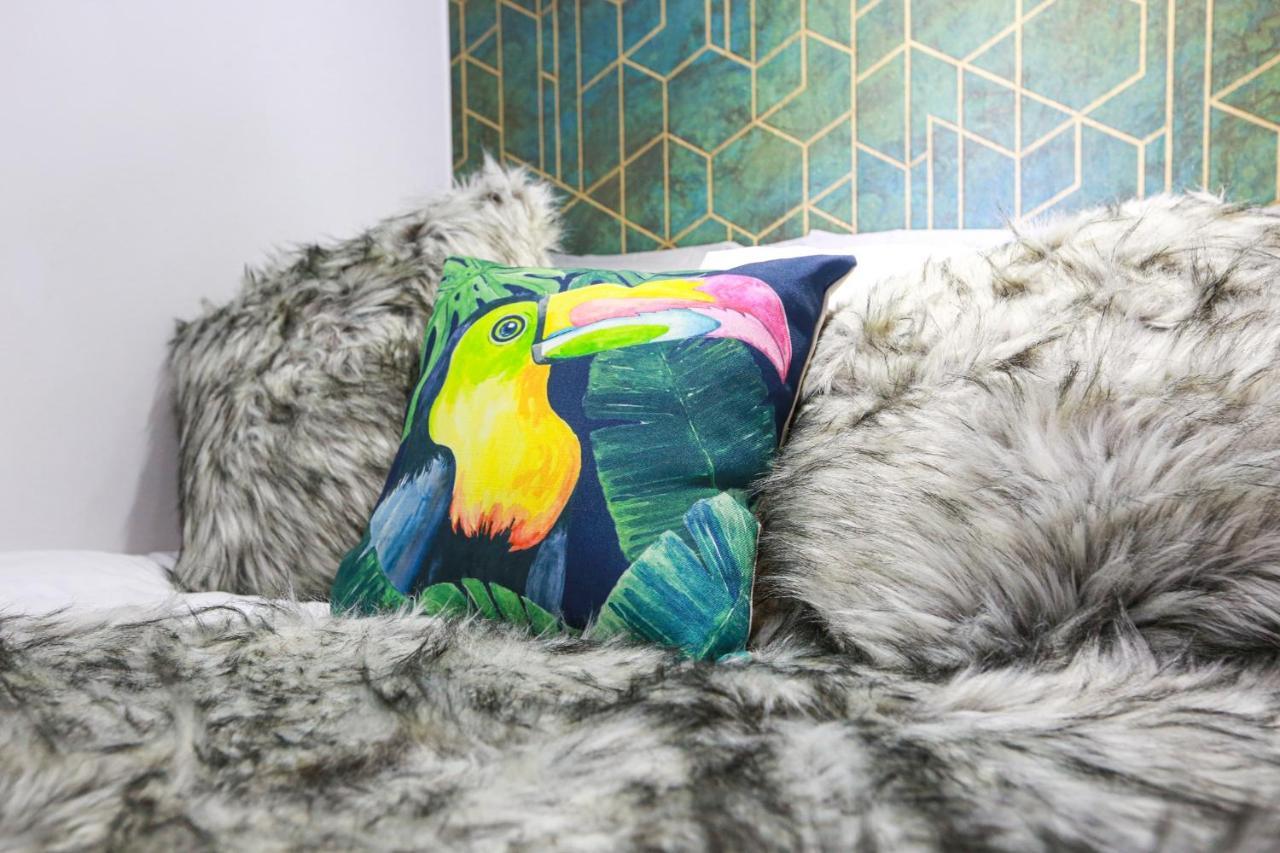 A102 Cheery Bright Loft Apartment