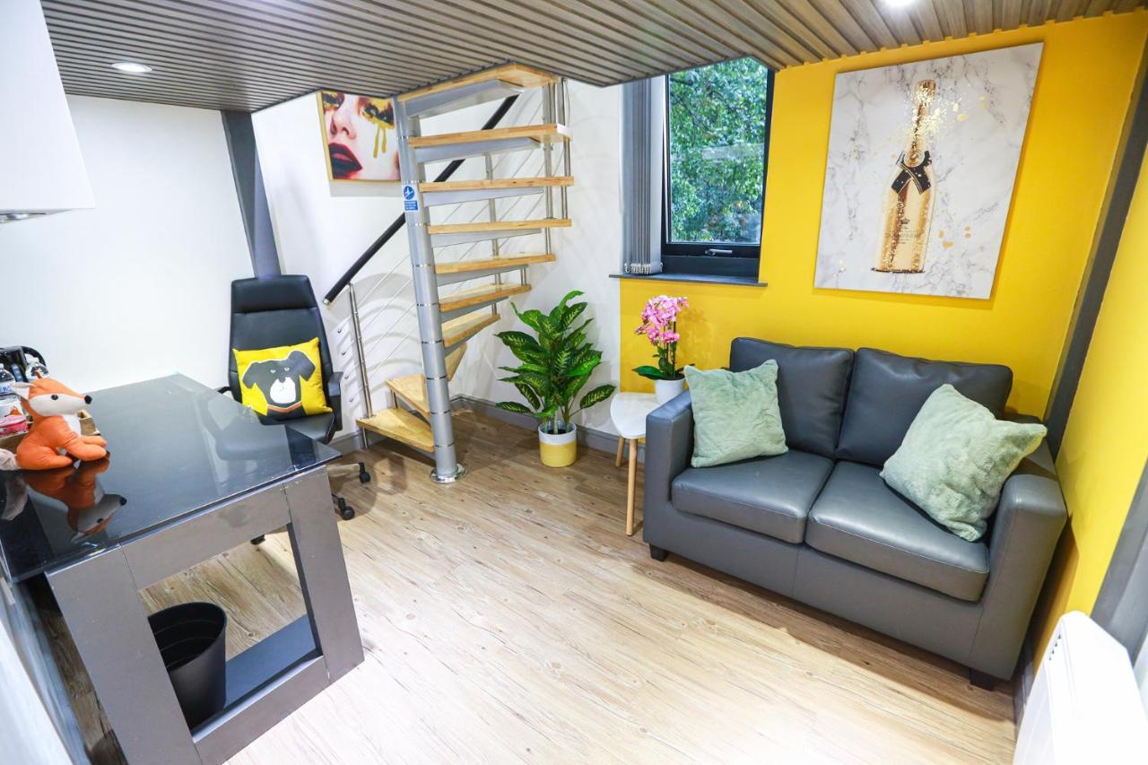 A102 Cheery Bright Loft