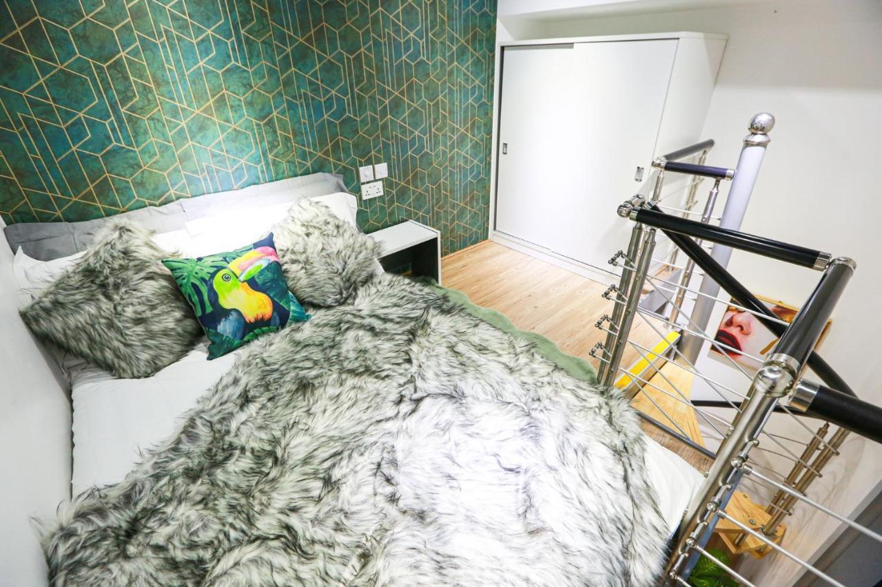 A102 Cheery Bright Loft