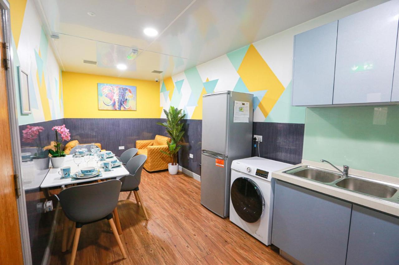 B103 Urban Oasis Loft Apartment *