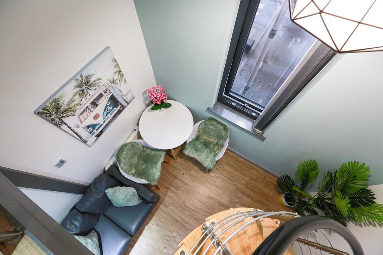 B103 Urban Oasis Loft Apartment