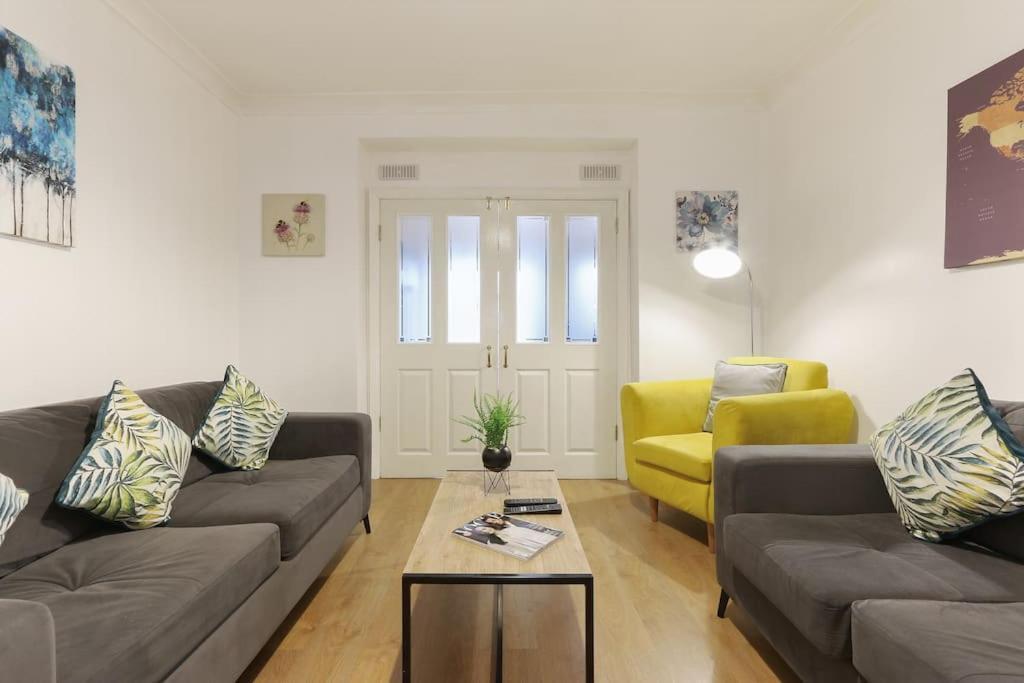 Large 4 Bed House Contractors Professionals Private Parking Close To Nec Casa de férias *