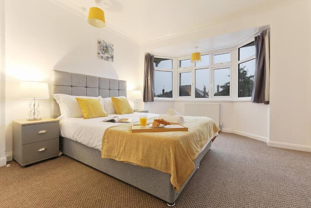 Large 4 Bed House Contractors Professionals Private Parking Close To Nec Casa de férias Coventry