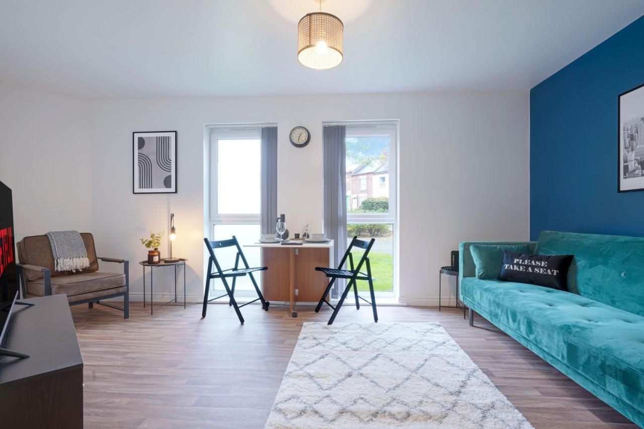 Modern Centre By Yoko Apartment Coventry