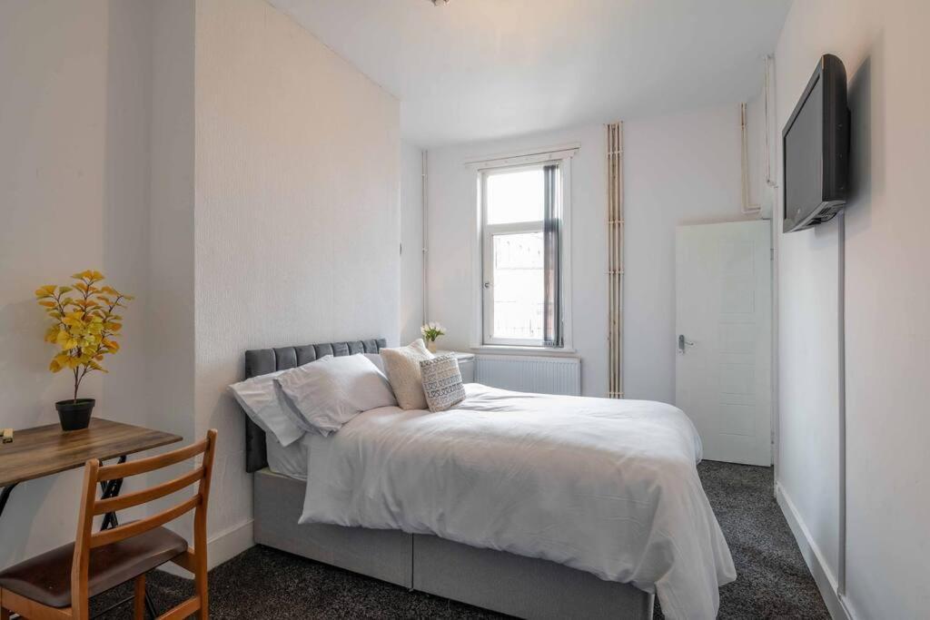 Urban Lux: 4 Apartment Coventry