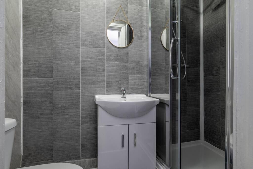 Elegant Studio: 5 *