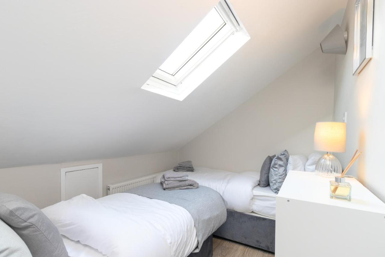 Cosy Centre Parking Wifi Apartment