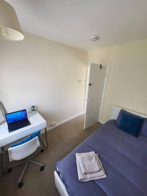 4 Bed Family With Secure Parking. Warwick Uni