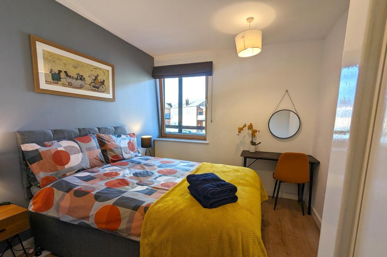 Stunning Modern Centre Apartment *