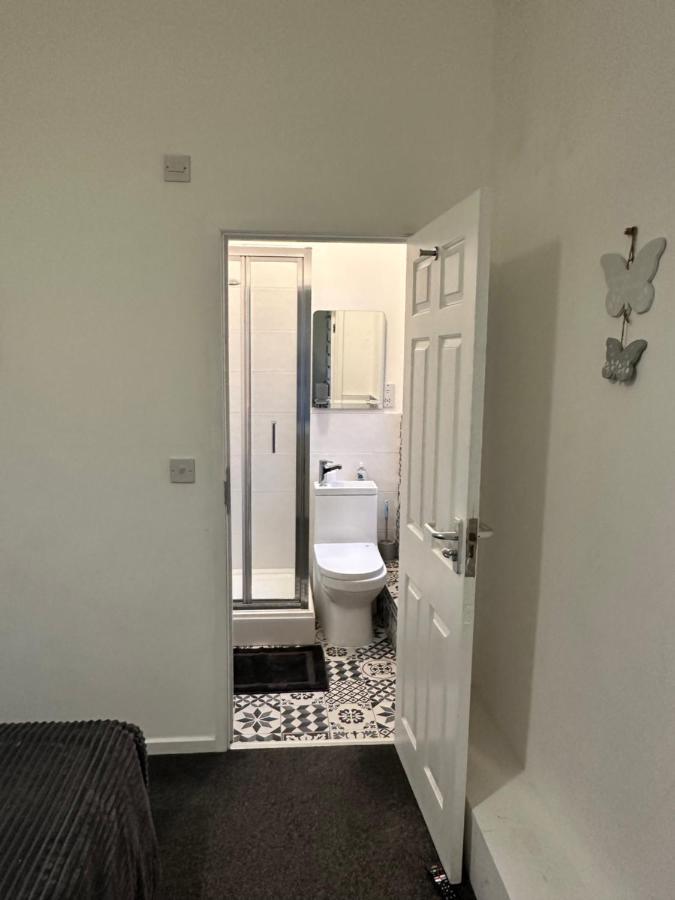 Aparthotel Lovely Town House 3 Coventry