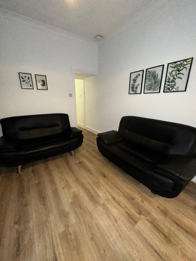 Lovely Town House 4 Coventry