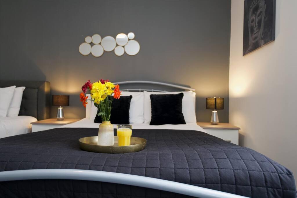 Gordon House - Fully Furnished, Tvs In Rooms, Free Parking, Netflix, Walk To Centre Holiday home