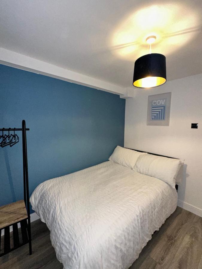 Harrys - Contractors & Business Professionals - Nec - 2 Parking Spaces - 4 Large Bedrooms & 2 Bathrooms - Pool Table - Table Tennis - Darts - Games Console Apartment