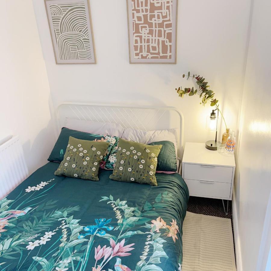 Monk's Private En-suite Cv1 * Coventry