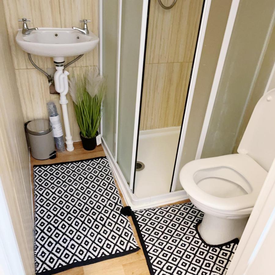 Monk's Private En-suite Cv1 Guest house *