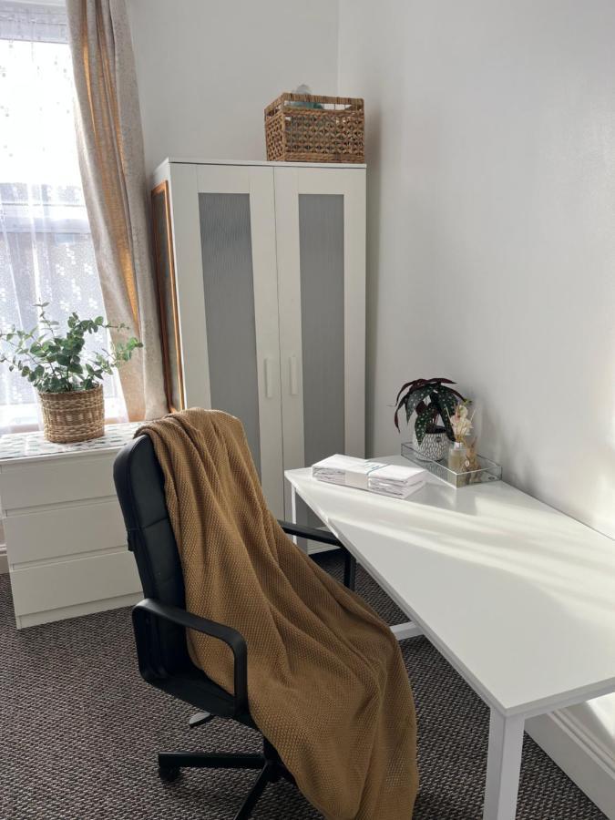 Monk's Private En-suite Cv1 Guest house Coventry