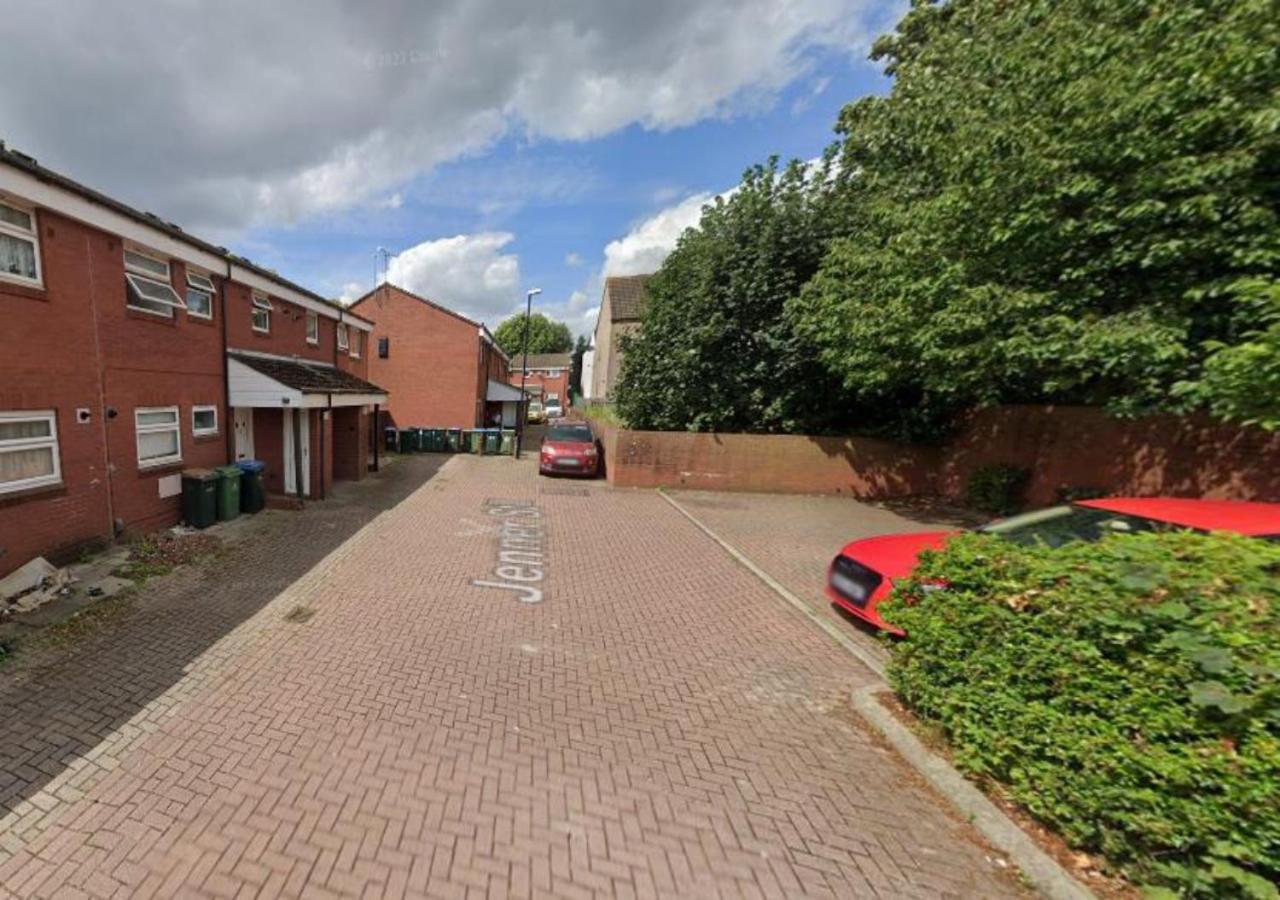 Sublime Stays Coventry- Jenner Pet Friendly With Parking