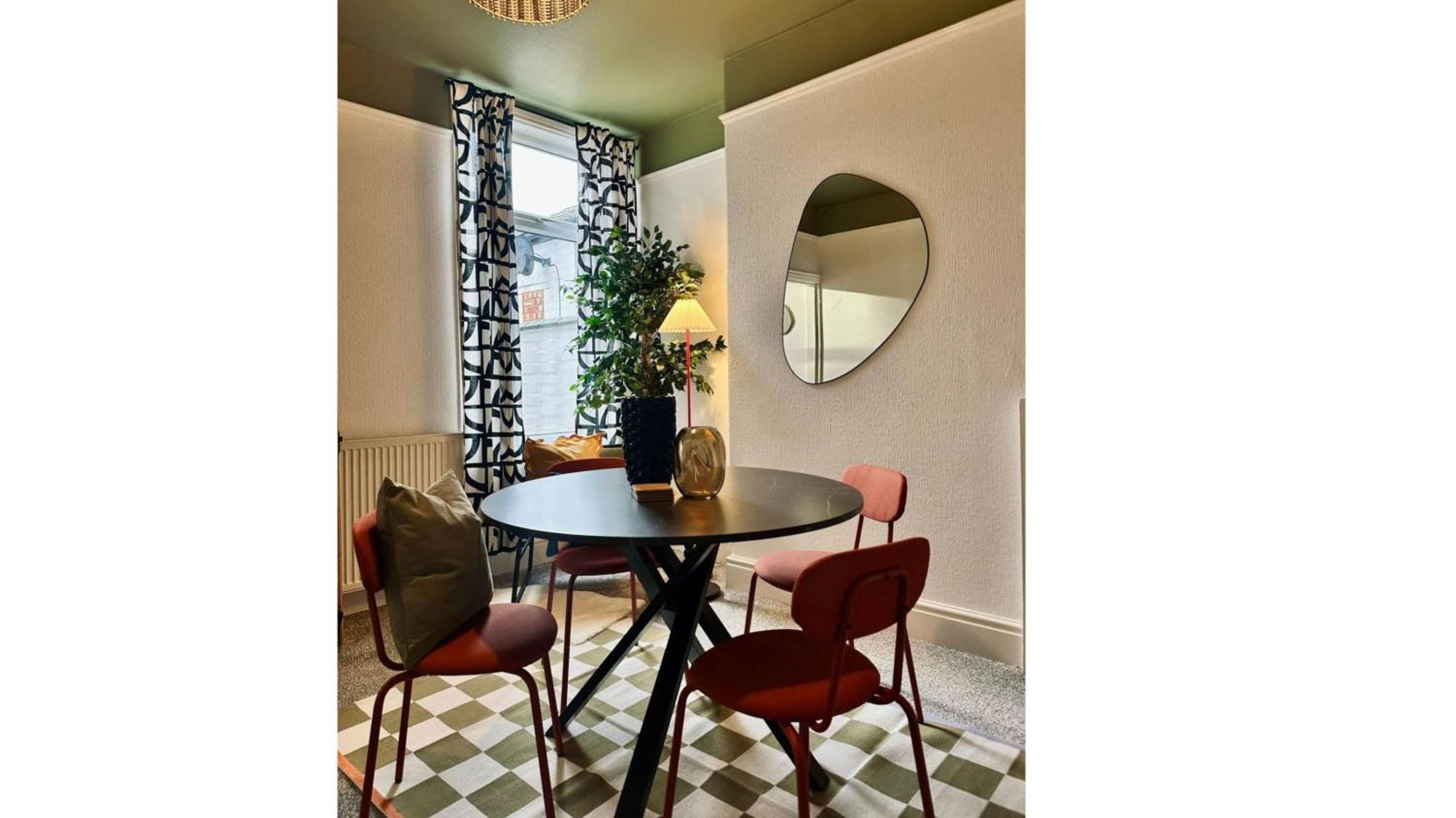 Lovely House, Sleeps 4, By Empower Homes Apartment *