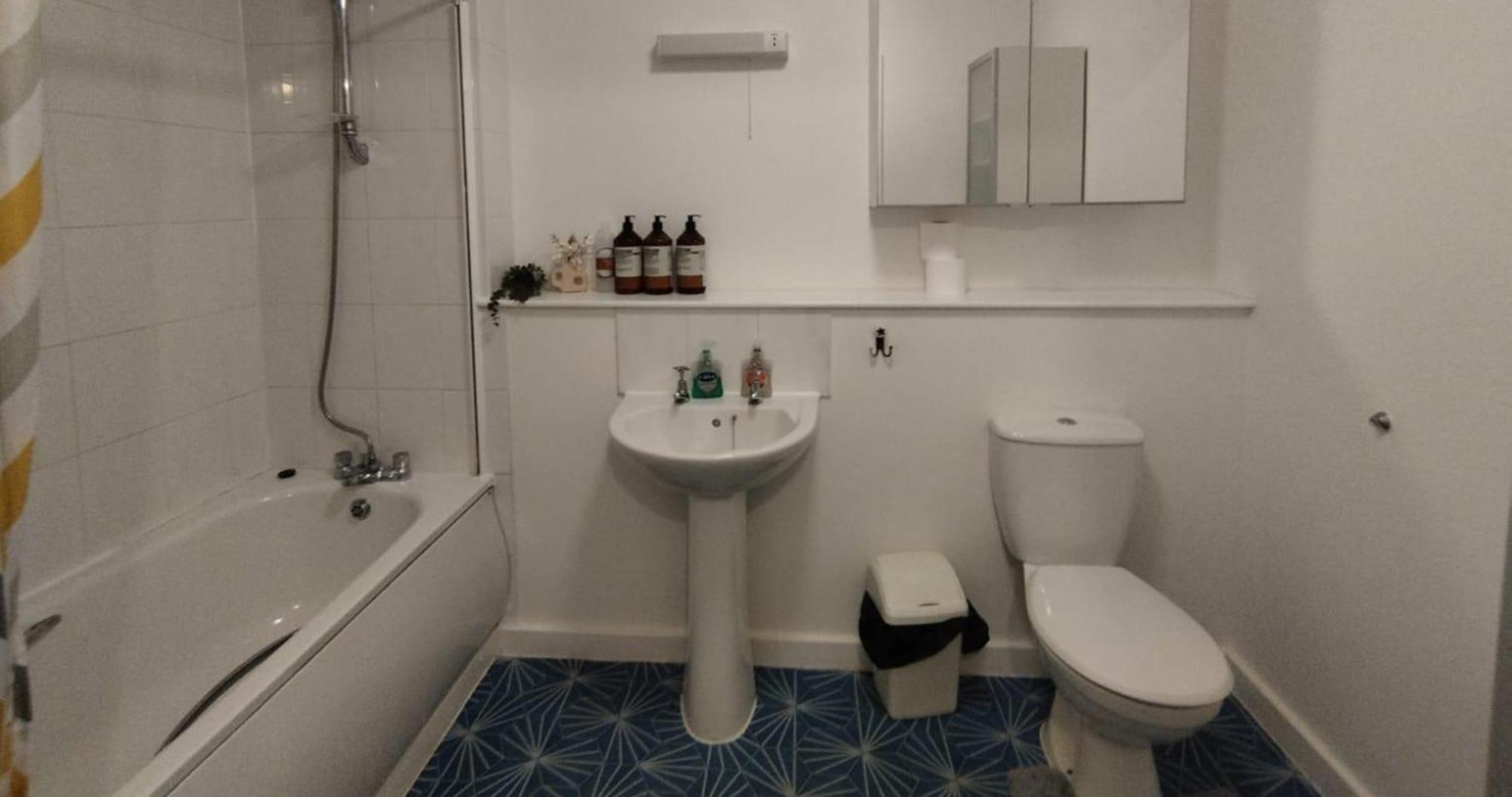 Business & Leisure Centre 2 Bed En-suite With Free Parking And Netflix *