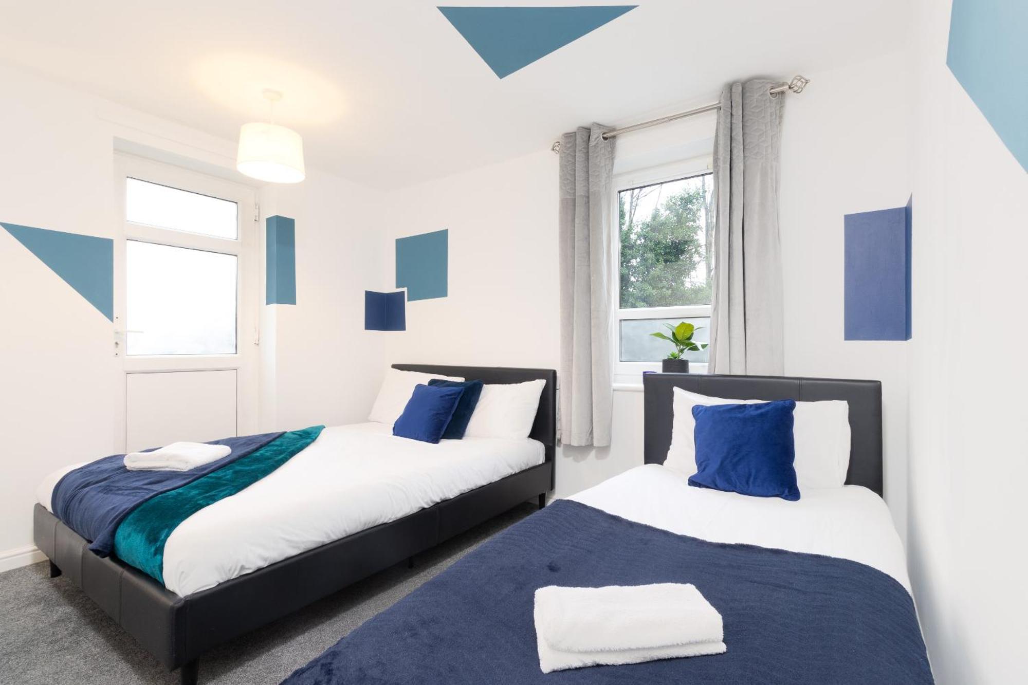 Comfy 2br With Balcony - Waterlily Apartment Coventry