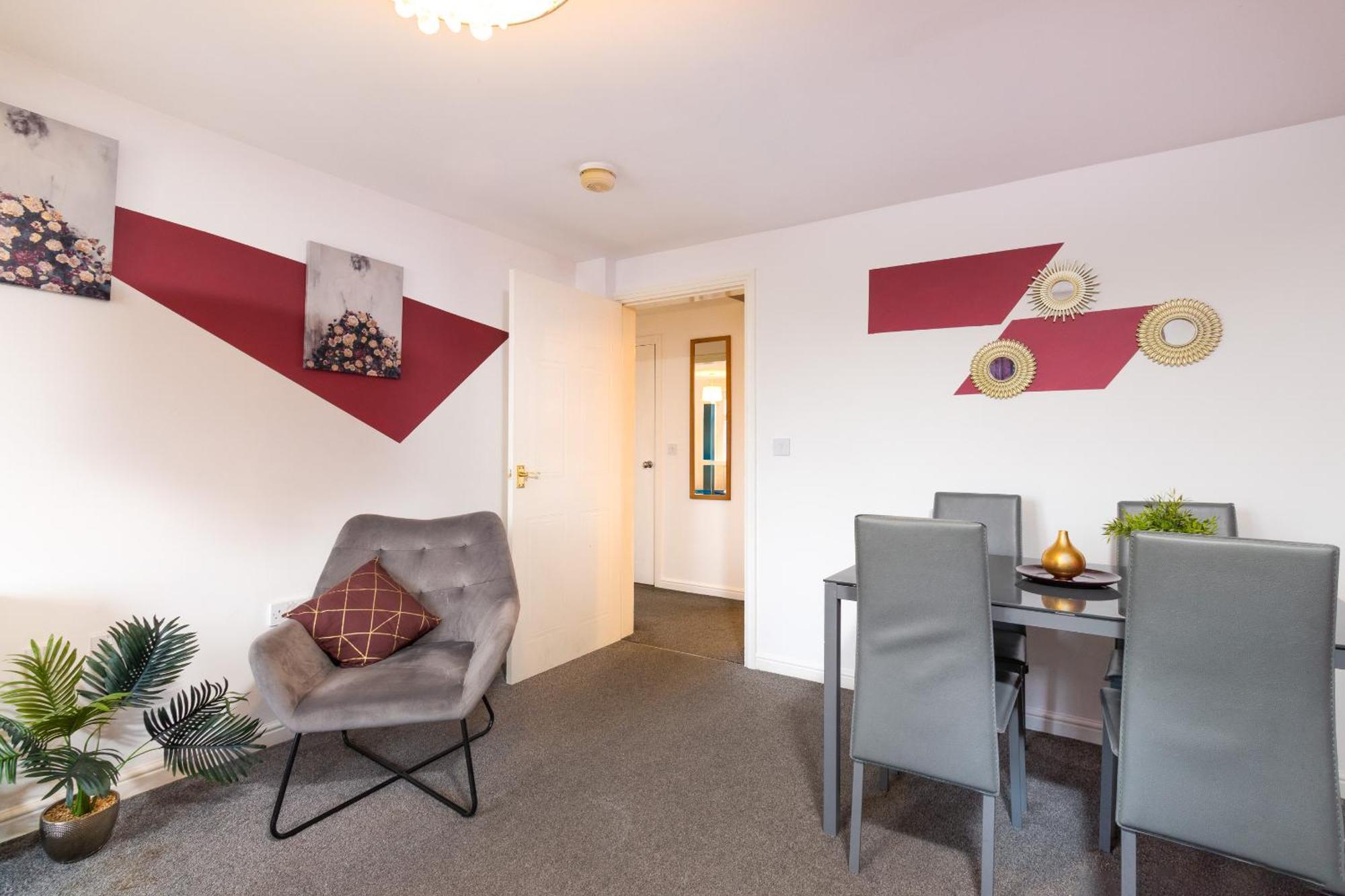 Comfy 2br With Balcony - Waterlily Coventry