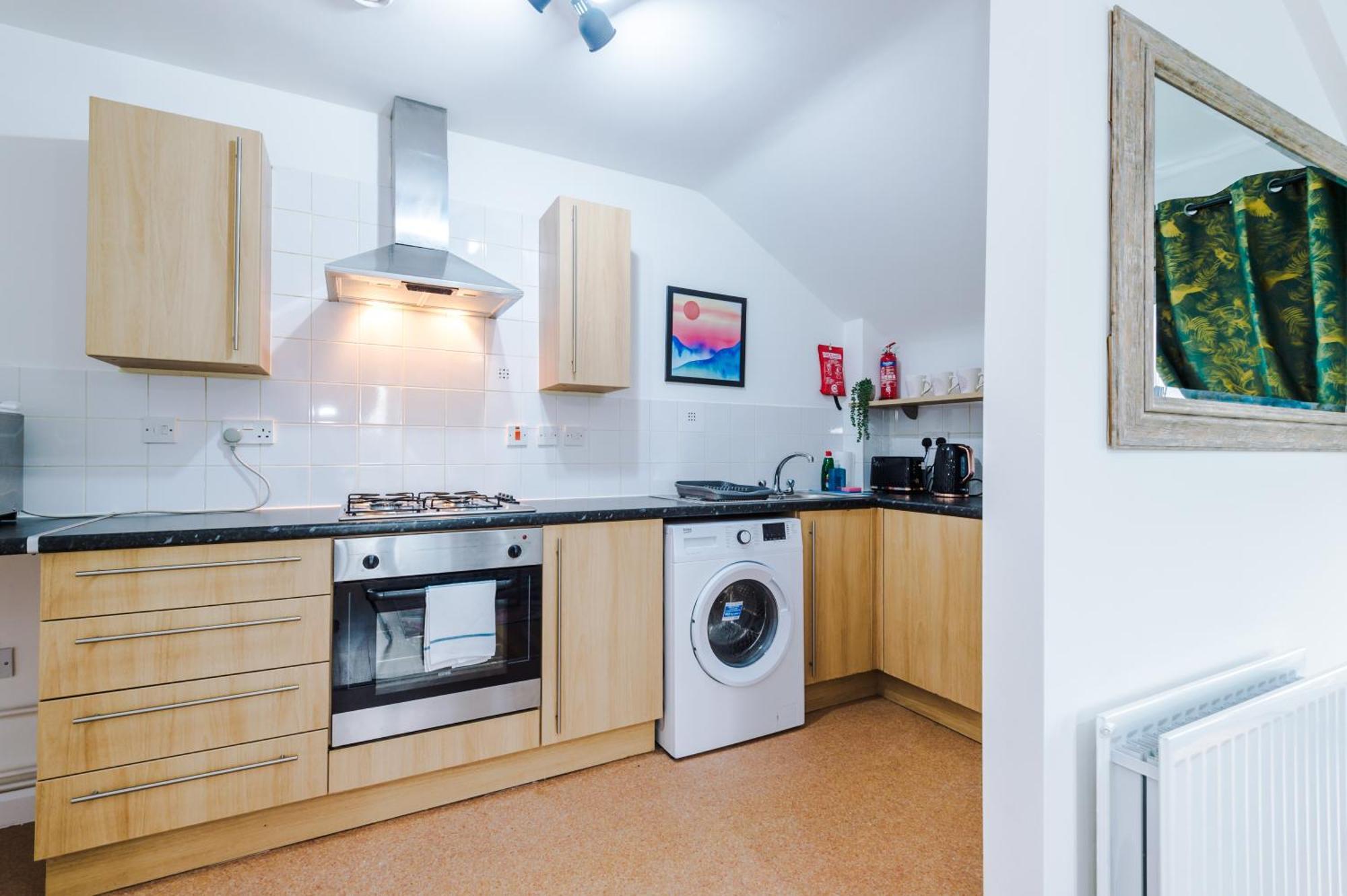 Pinley Place Serviced - Charming 2bed Retreat Apartment