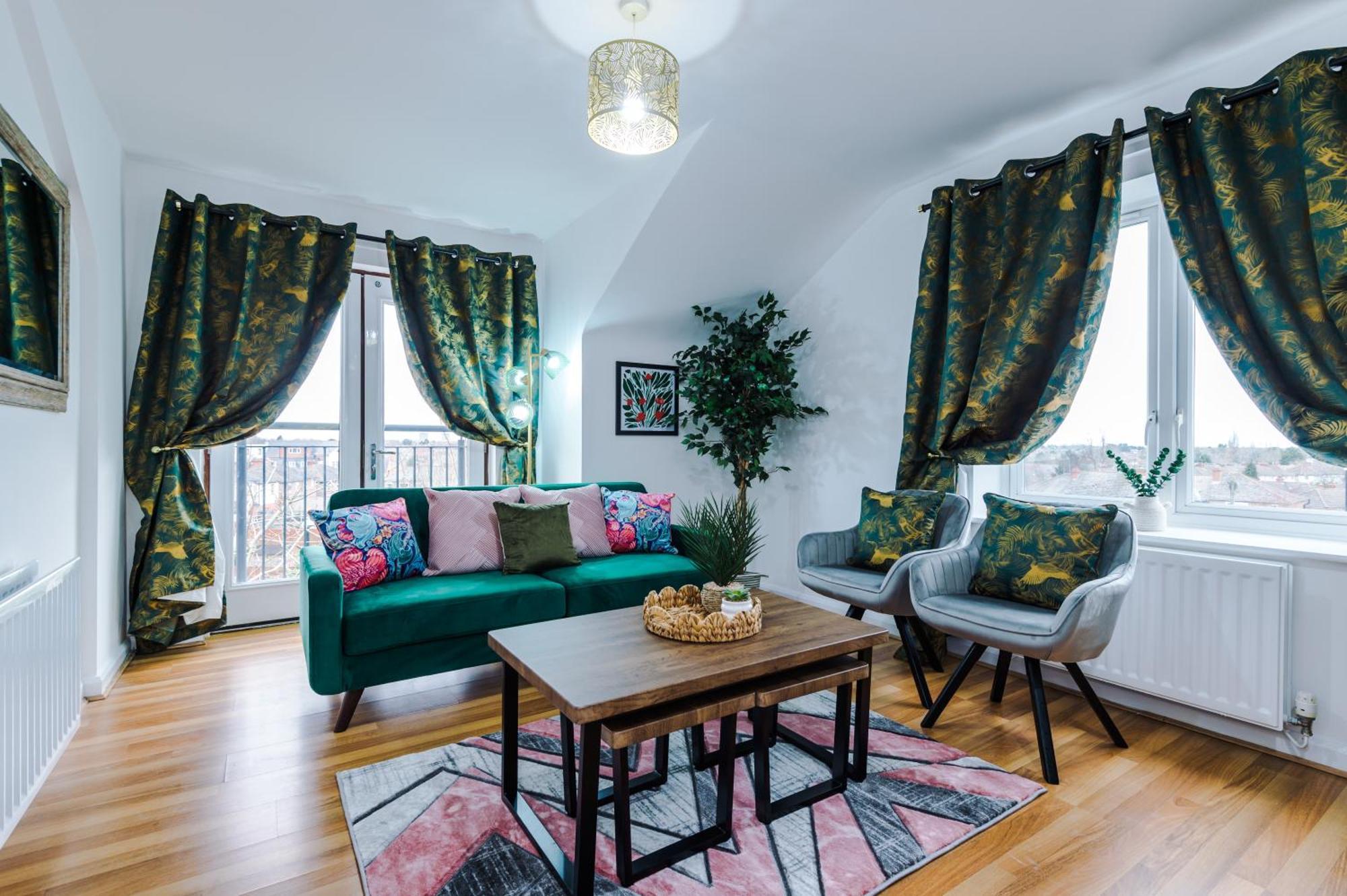 Pinley Place Serviced - Charming 2bed Retreat Apartment Coventry