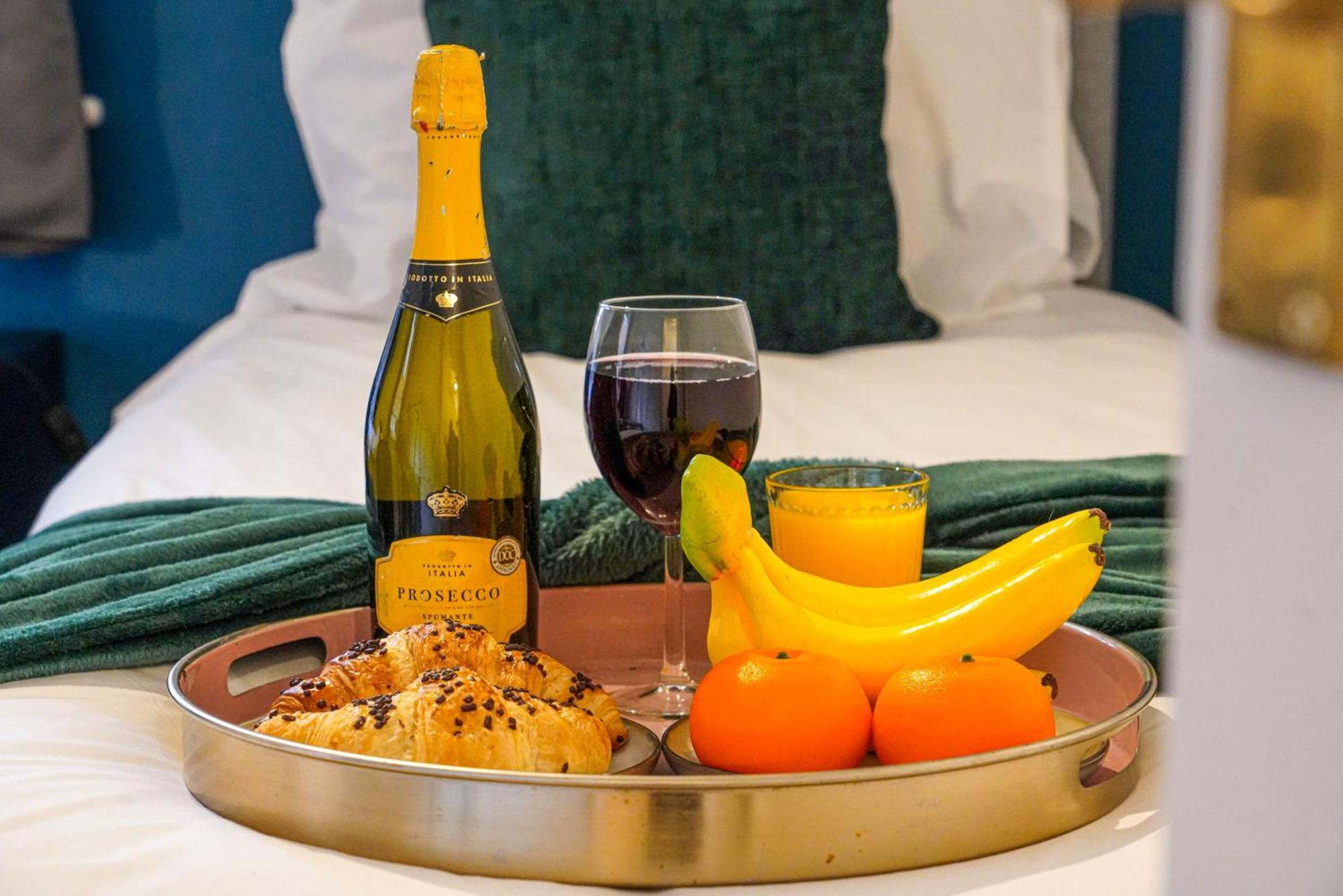 Stylish With Free Parking, Fast Wifi And Smart Tv By Yoko Apartment Coventry