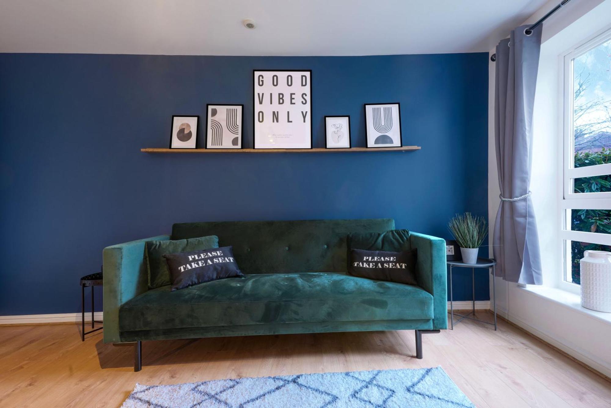 Apartment Stylish With Free Parking, Fast Wifi And Smart Tv By Yoko Coventry