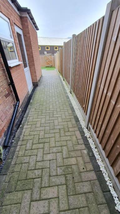 Contractors-city Centre-parking-sleeps 9 -smart Tv, 2 Bathrooms! Casa de férias *