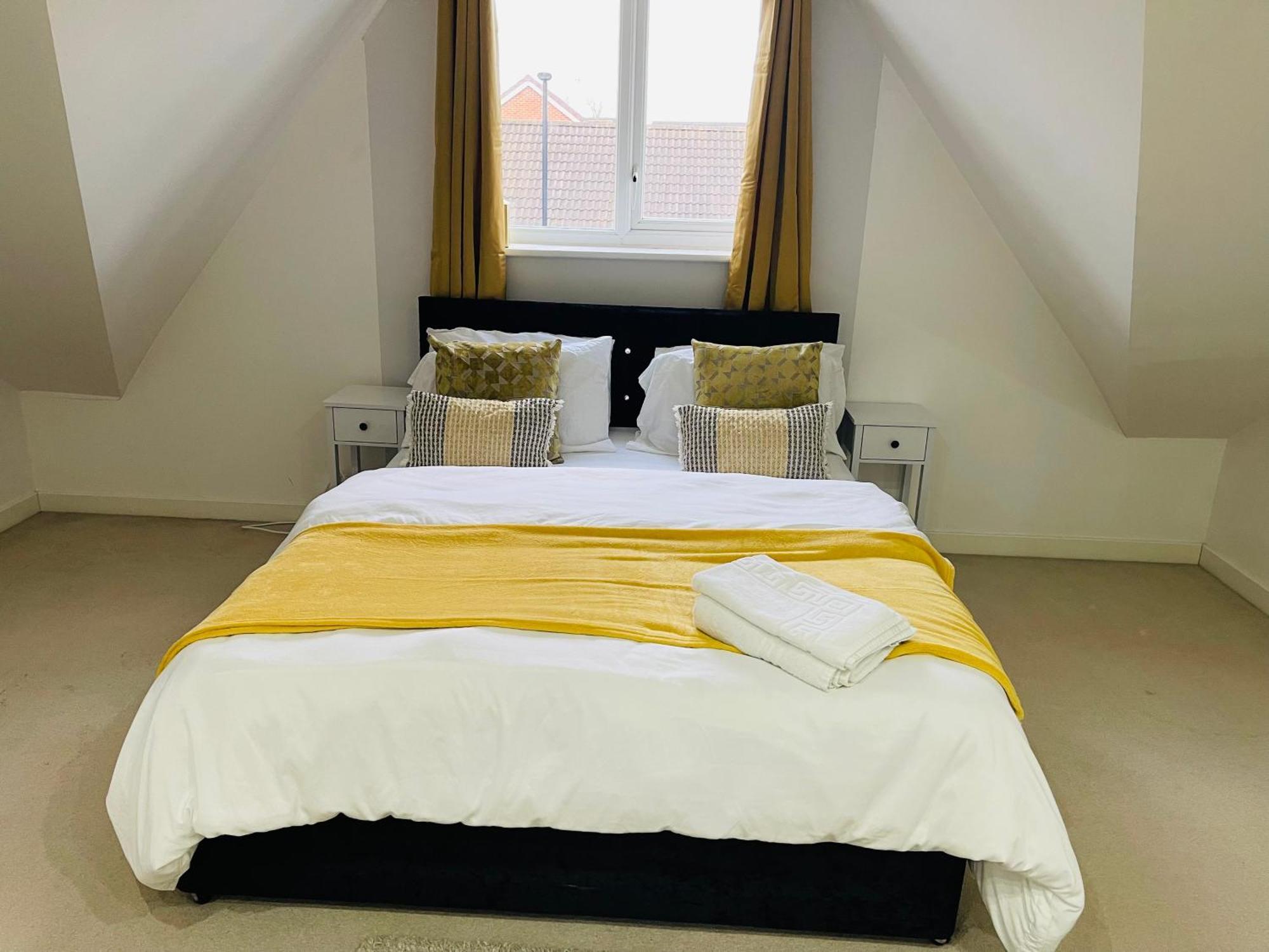 3 Bedroom Affordable Family Detached House - Business Contractors, Midlands Location - Private Garden,free Car Park,tv- Netflix And Free Wifi Holiday home