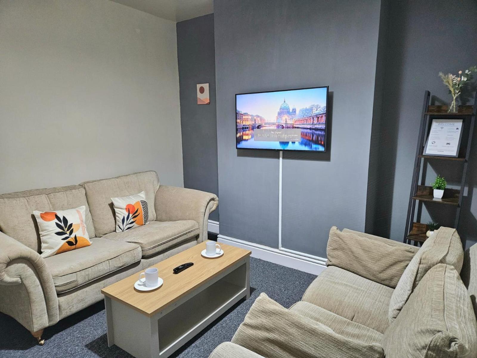 Spacious Luxury Near Center Free Parking Holiday home