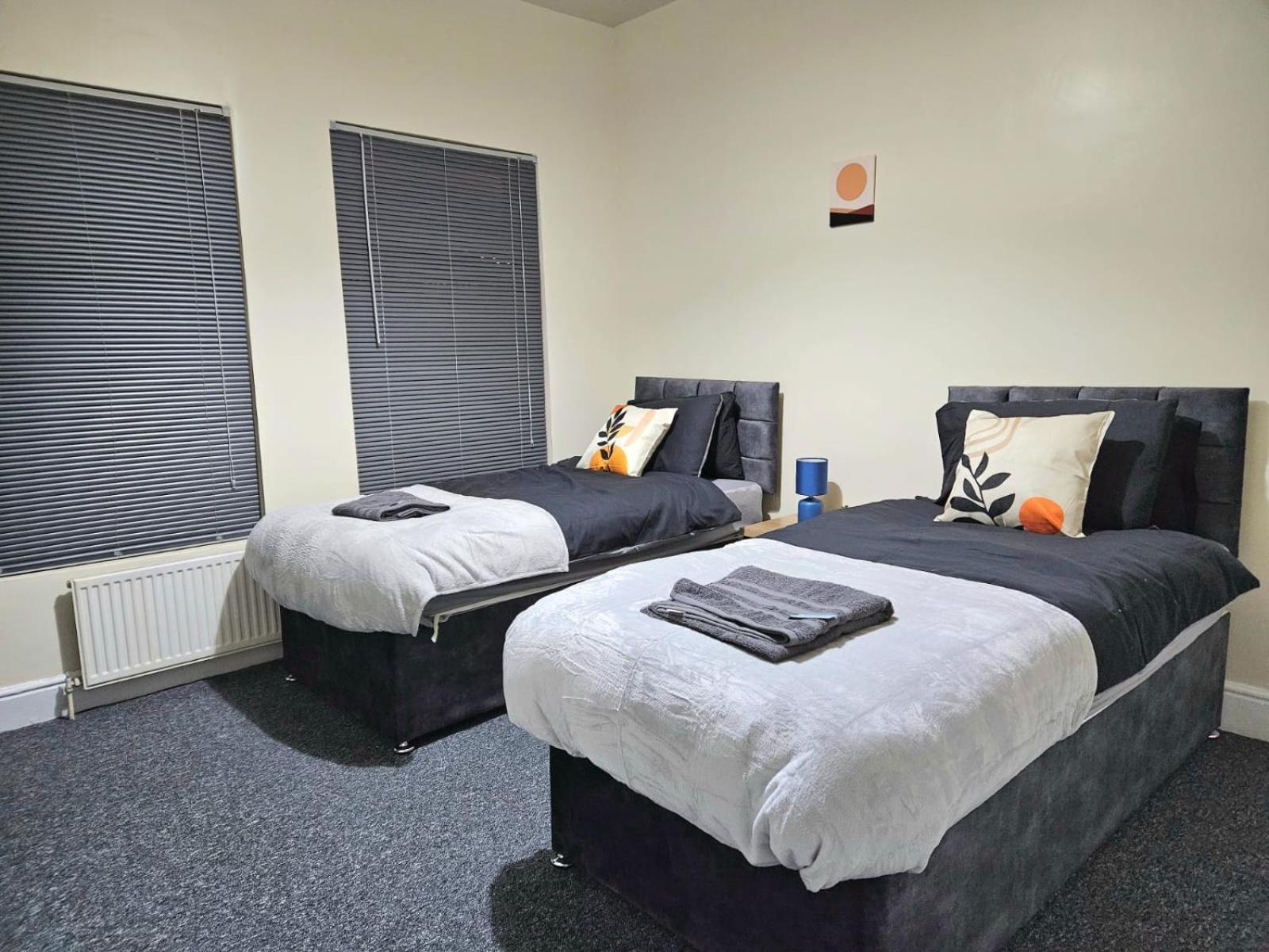 Spacious Luxury Near Center Free Parking Holiday home *