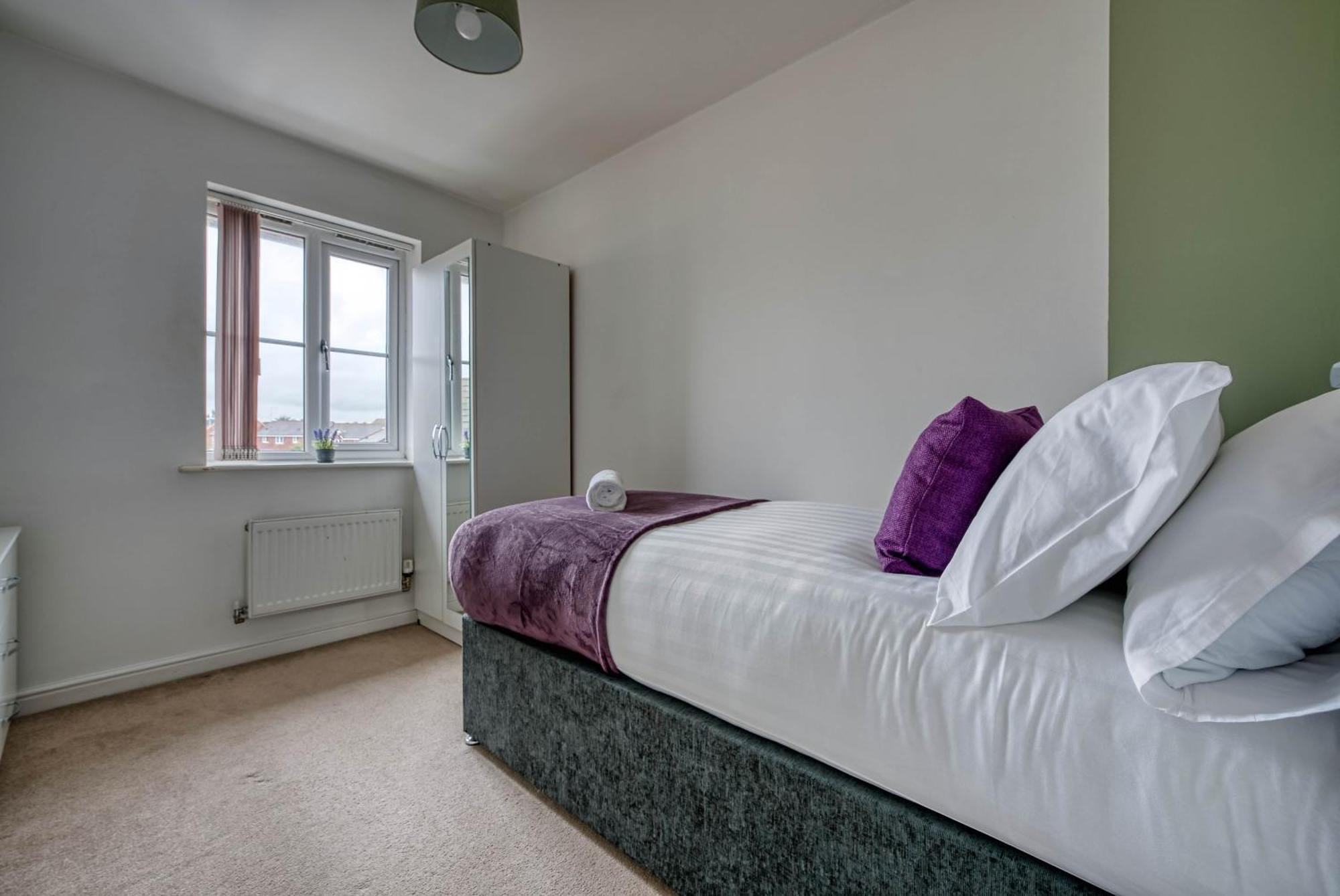 Gorgeous 5-Bedroom Home With Free Wifi Included Apartment