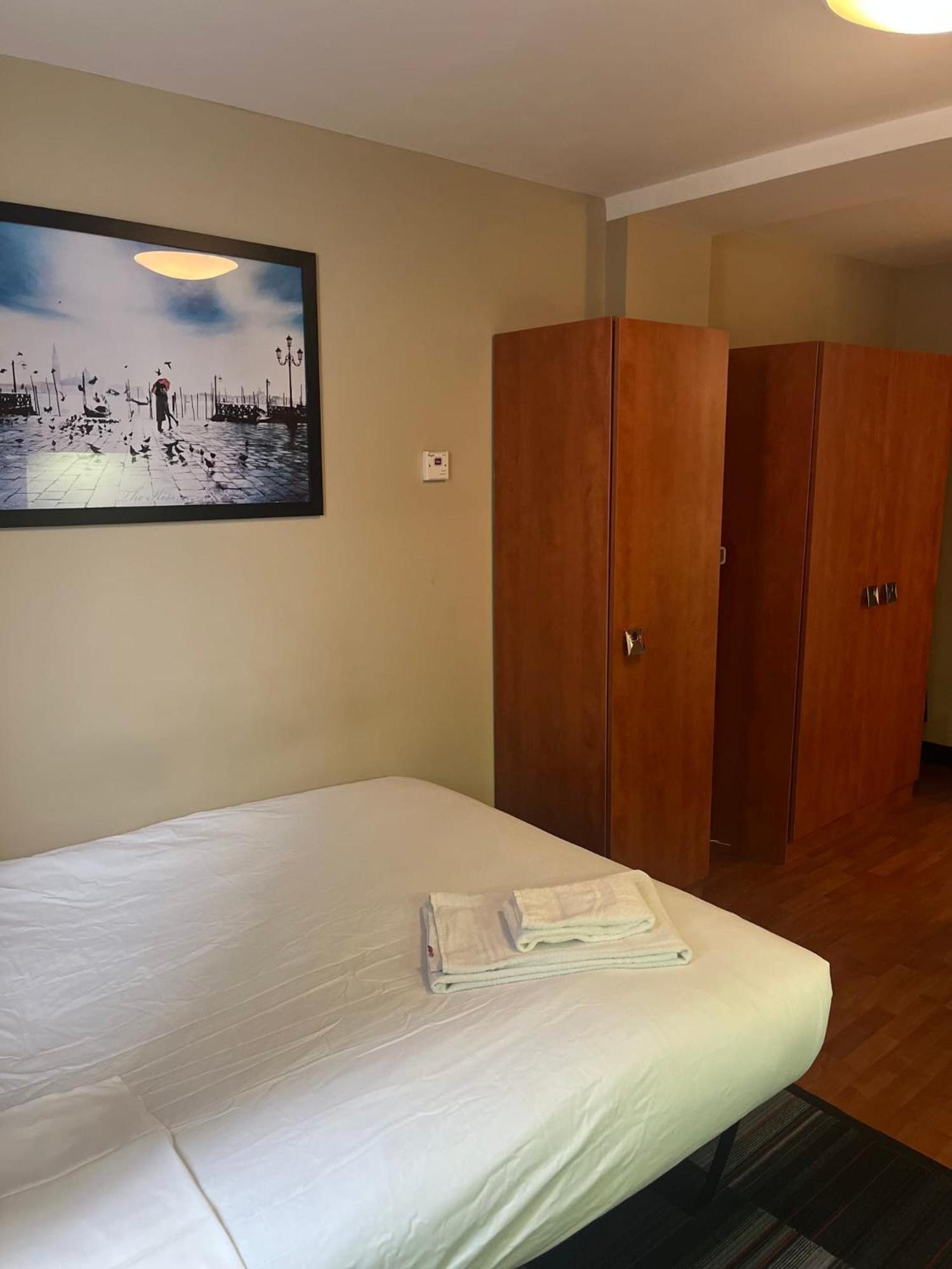 Student Only In The Heart Of At Market Way Apartment Coventry