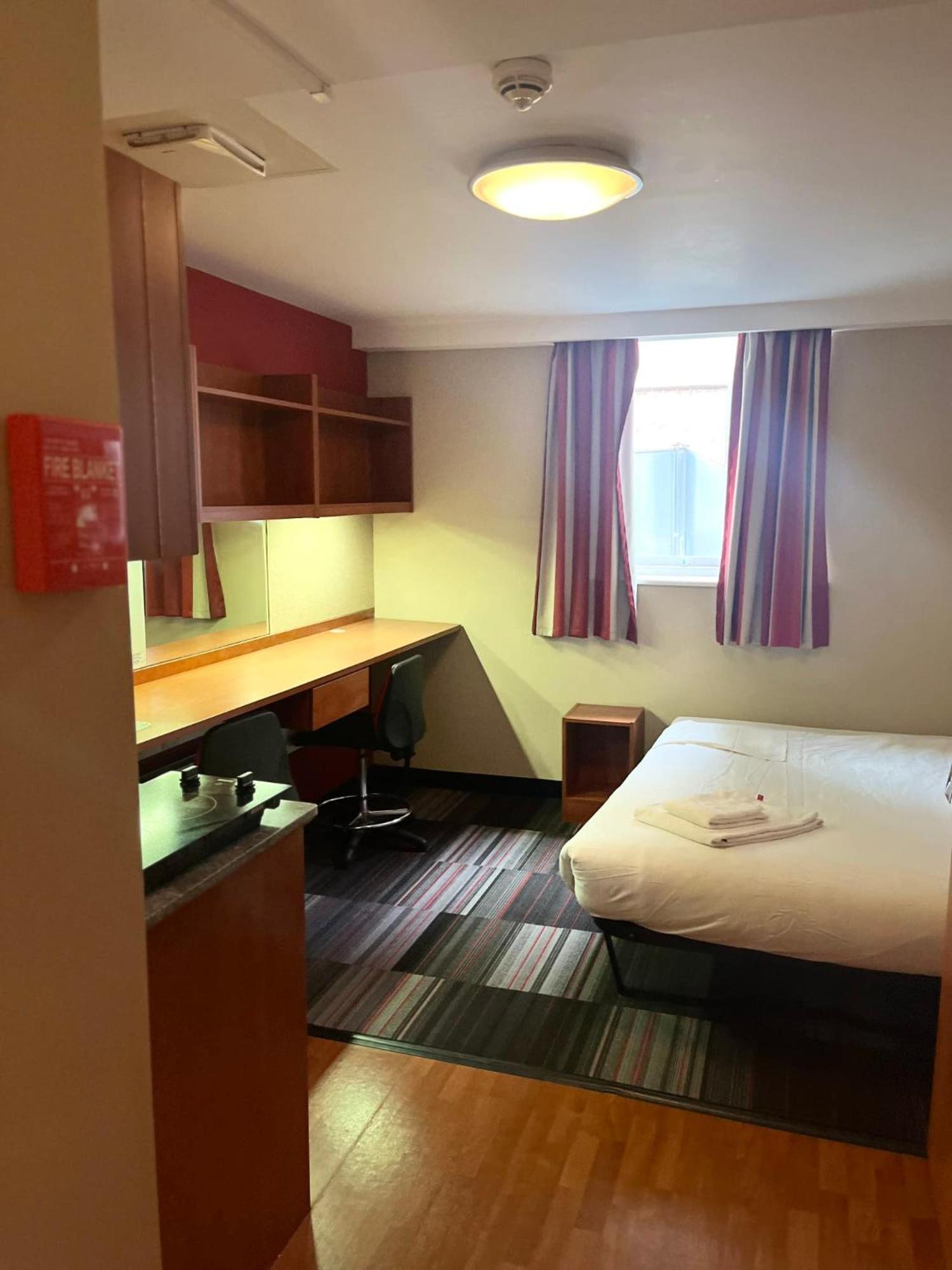 Apartment Student Only In The Heart Of At Market Way