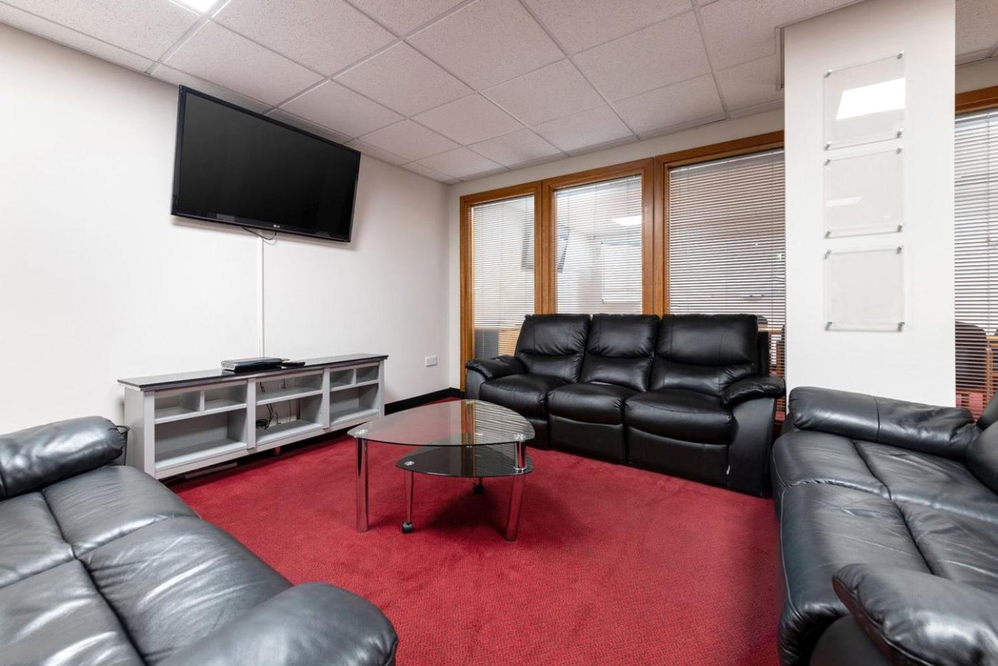 Student Only In The Heart Of At Market Way Apartment