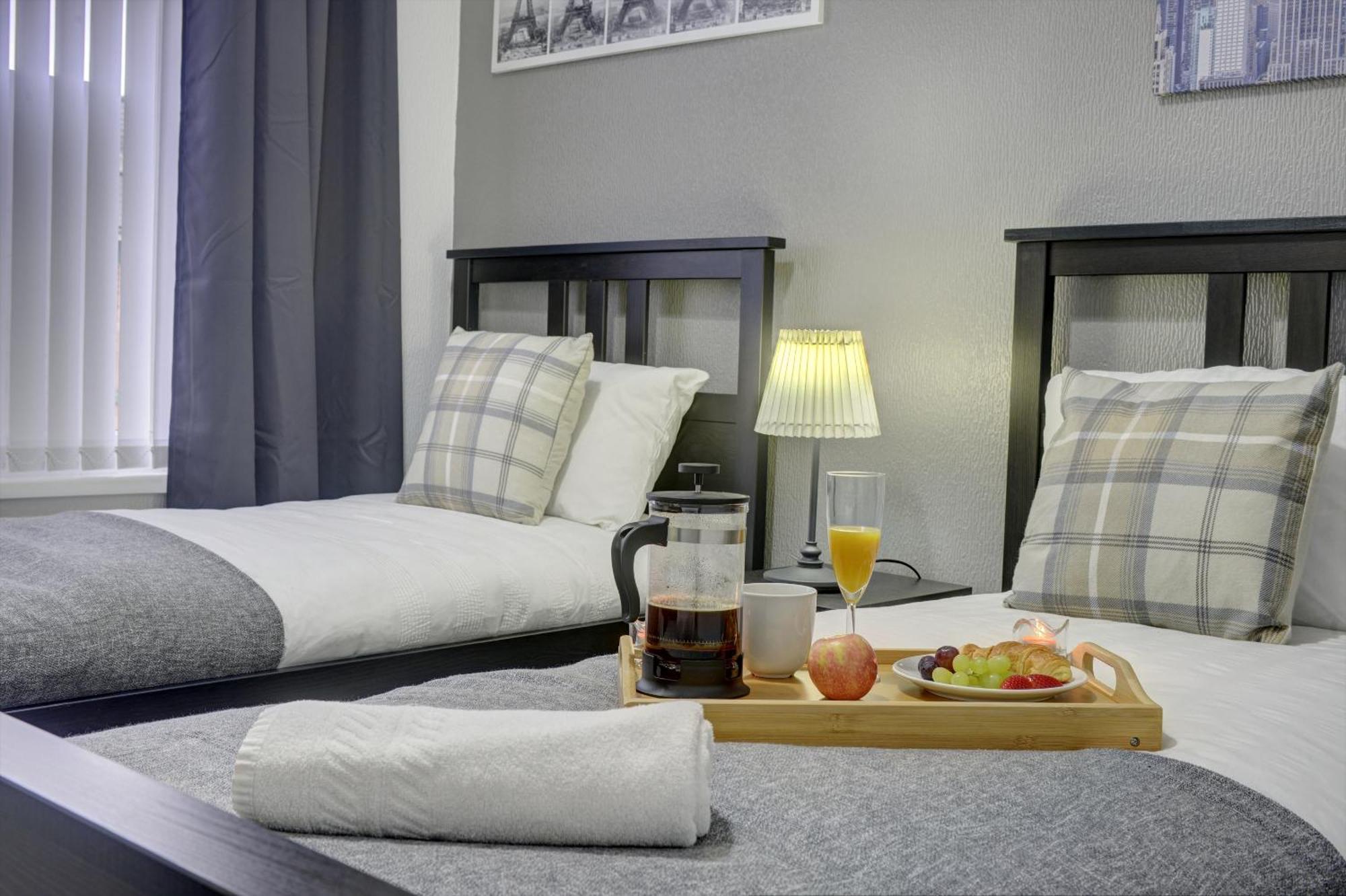 Holiday home Modern 2br Gem I Free Parking I Sleeps 5 Coventry