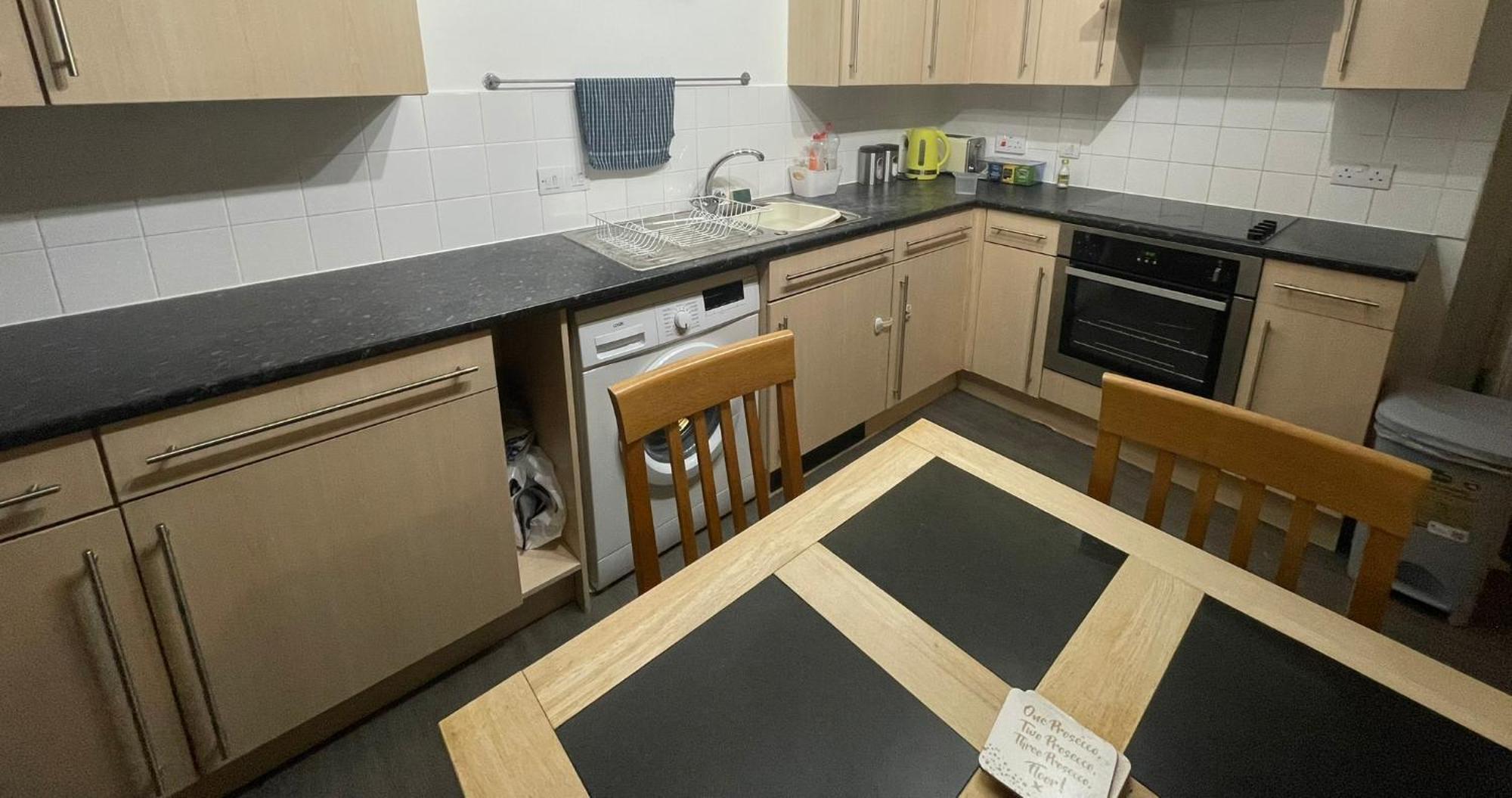 Business & Leisure Centre 2 Bed En-suite With Free Parking And Netflix Apartment