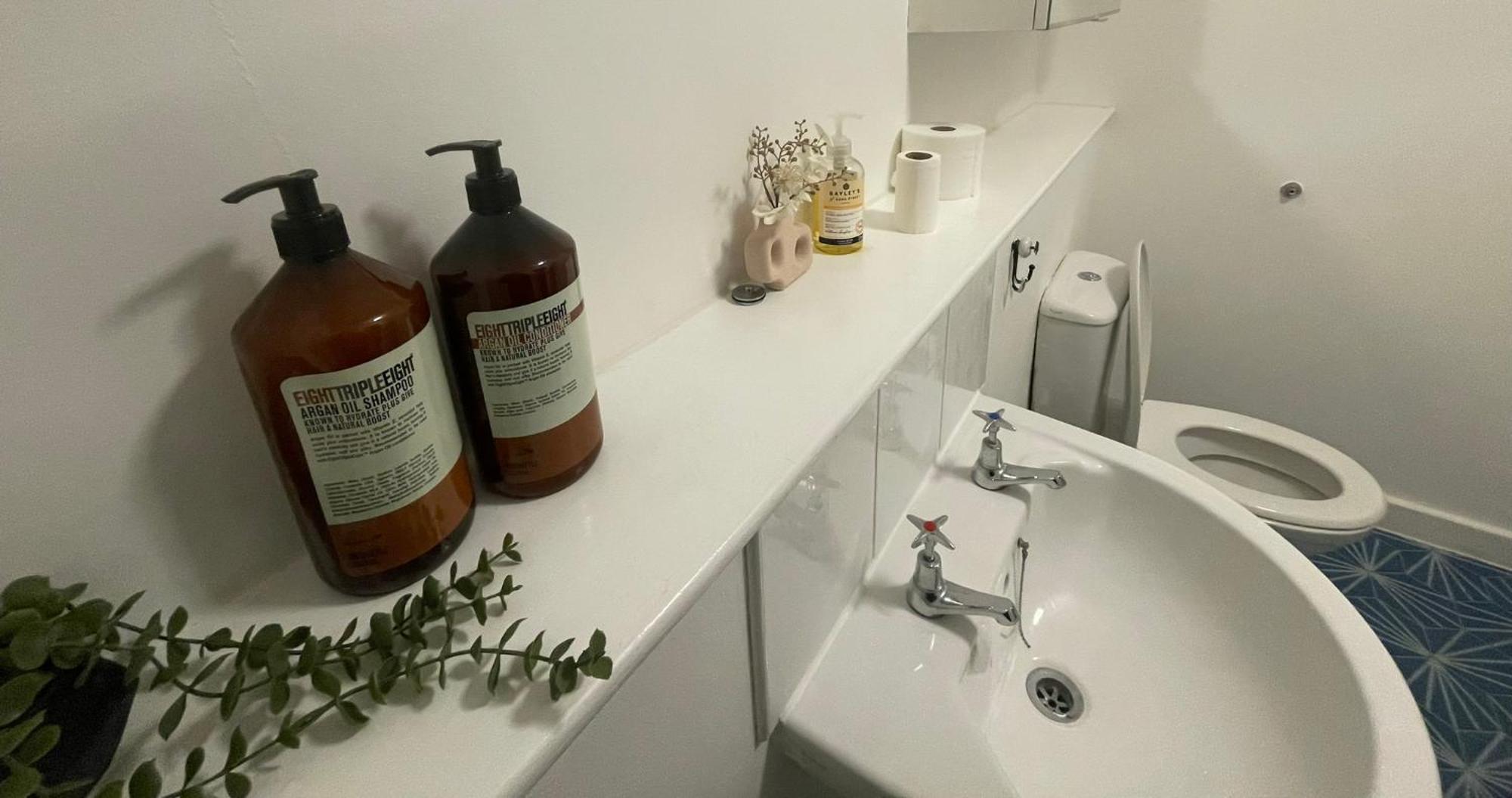 Business & Leisure Centre 2 Bed En-suite With Free Parking And Netflix Coventry