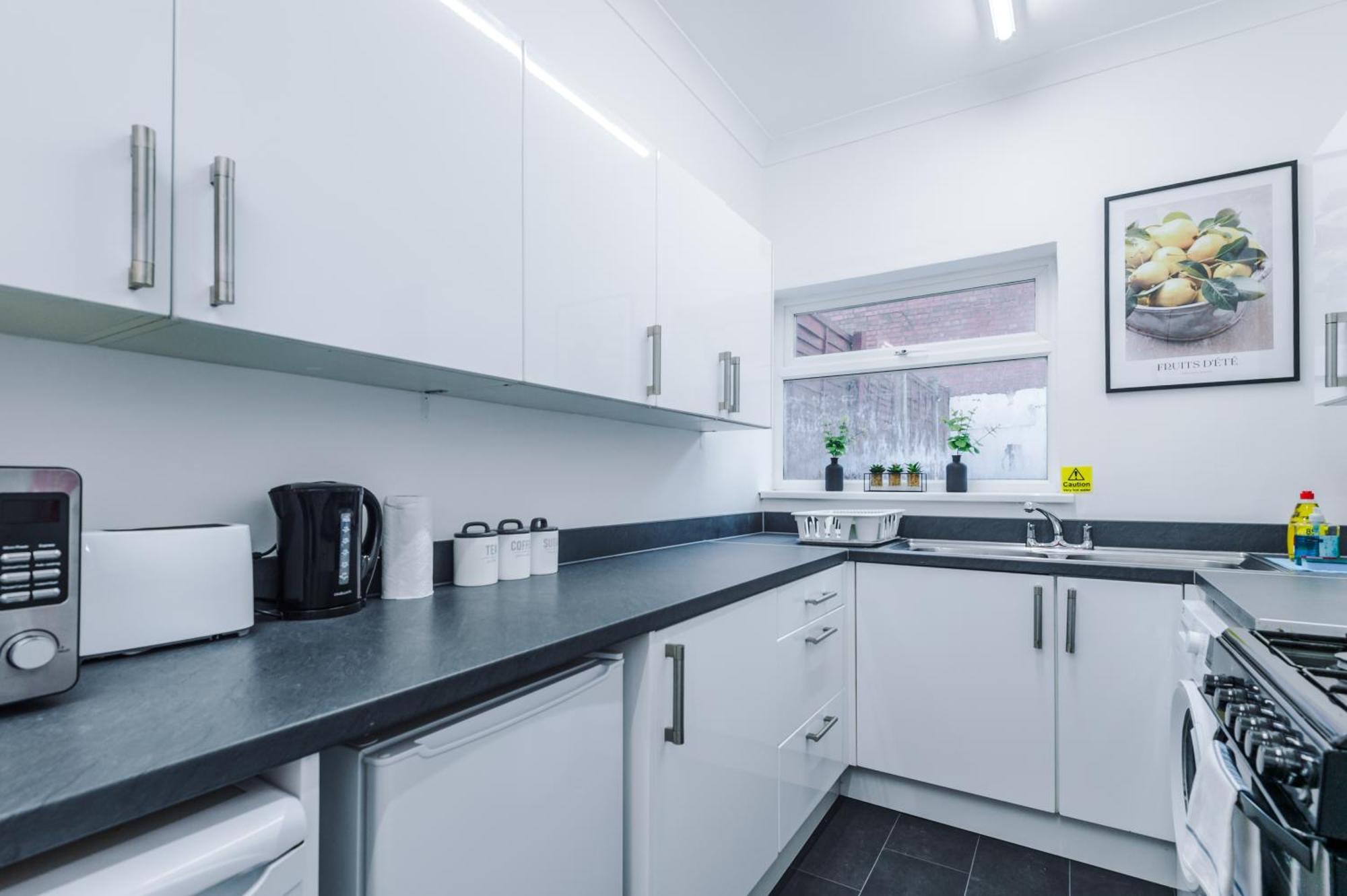Foxton House Stylish 3bed Retreat - Walk To Coventry's Delights *