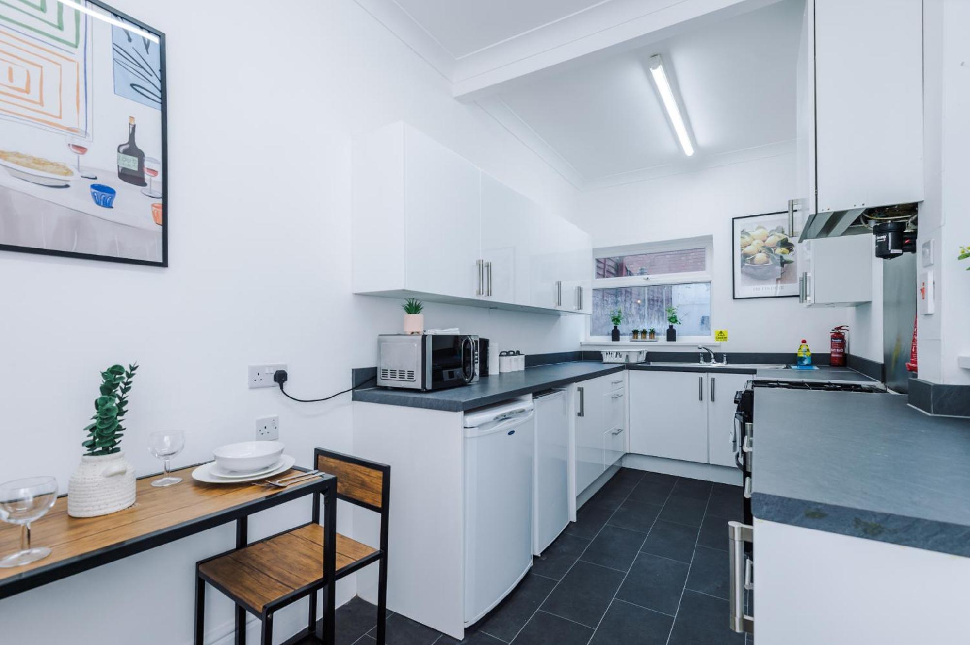 Foxton House Stylish 3bed Retreat - Walk To Coventry's Delights