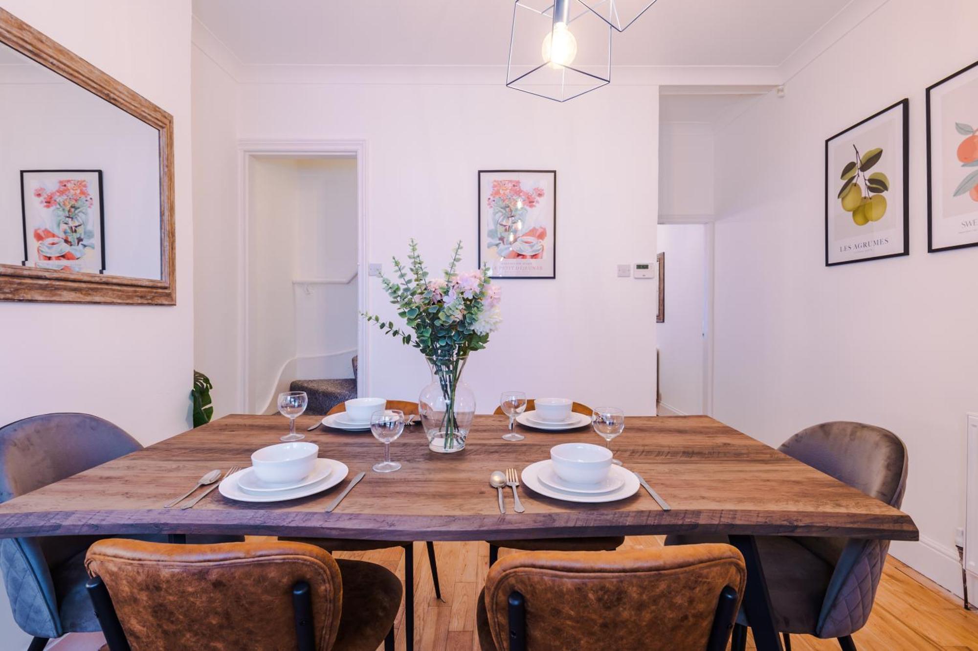 Foxton House Stylish 3bed Retreat - Walk To Coventry's Delights Coventry