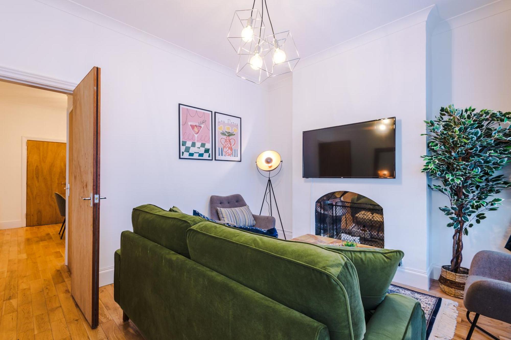 Foxton House Stylish 3bed Retreat - Walk To Coventry's Delights Casa de férias Coventry
