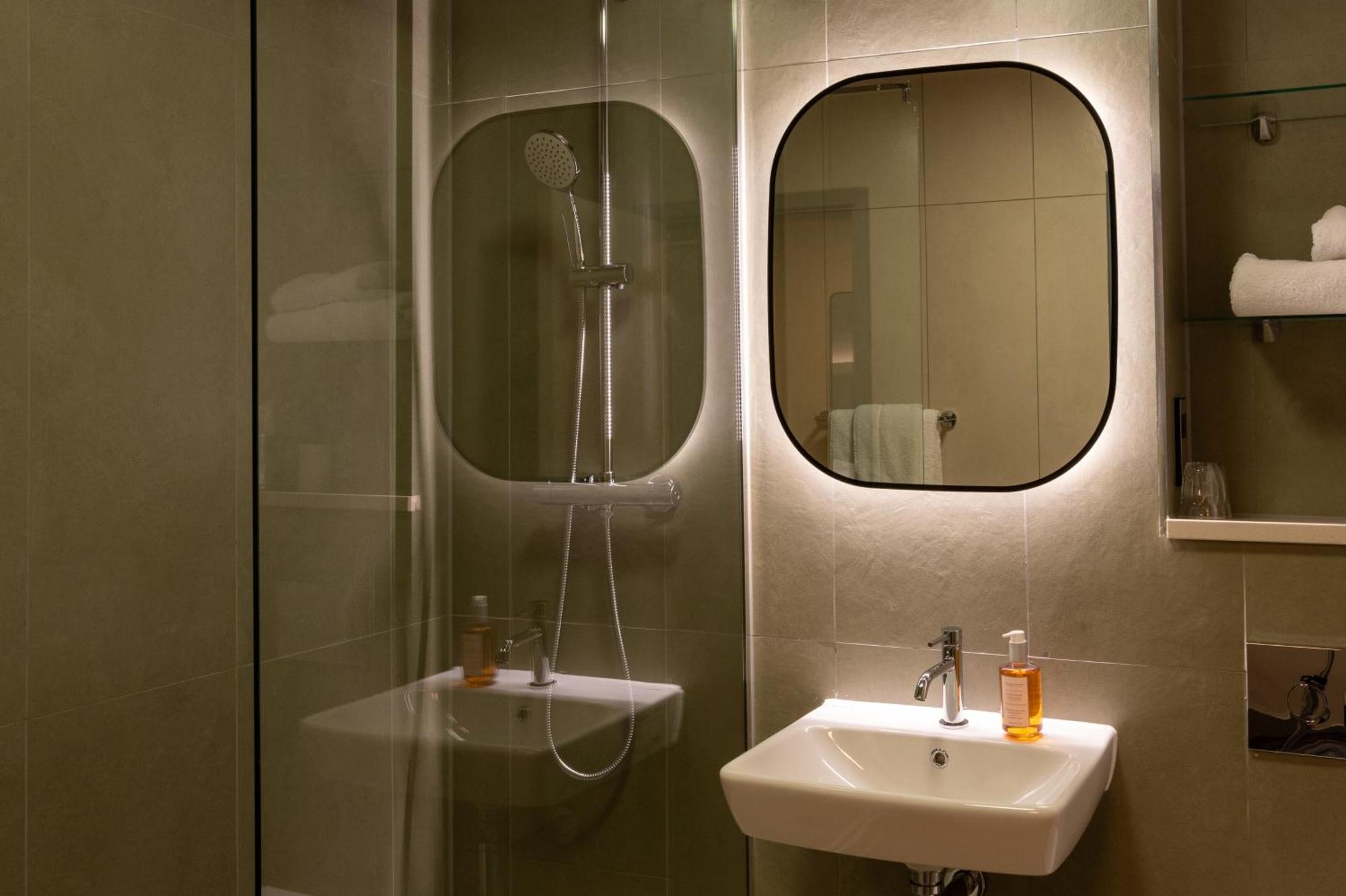 Warwick Conferences - Scarman Hotel