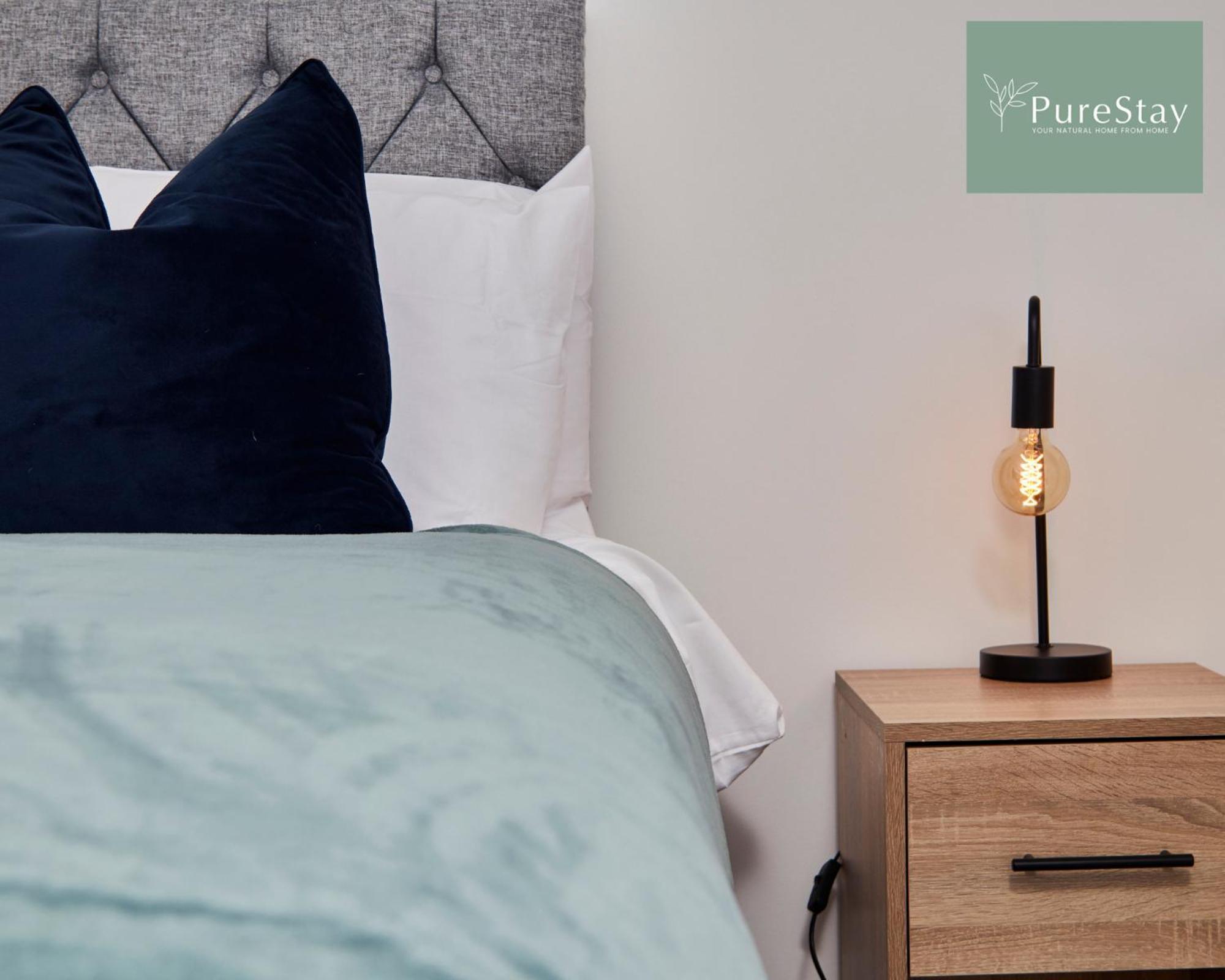 Holiday home Beautiful Four Bed House By Purestay Short Lets & Serviced With Parking *