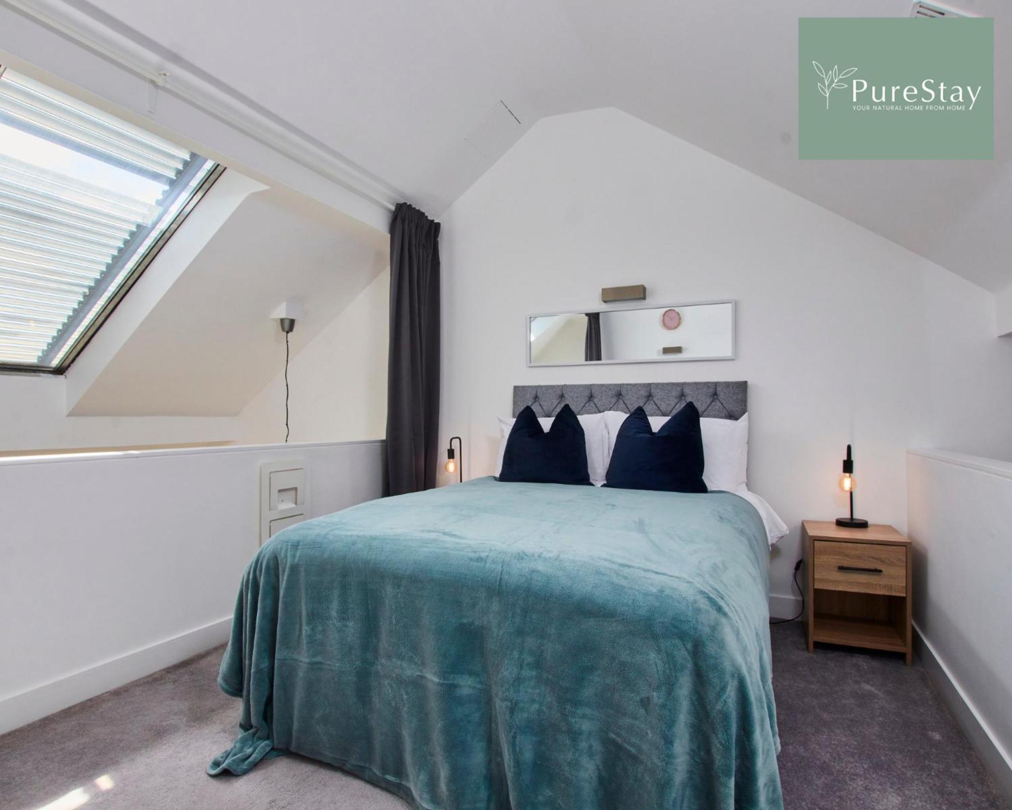 Holiday home Beautiful Four Bed House By Purestay Short Lets & Serviced With Parking Coventry